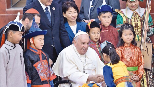 De gira en Mongolia, el Papa envía mensaje de “unidad y paz” a China