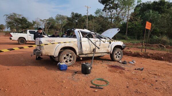 Vuelco de vehículo deja una mujer fallecida