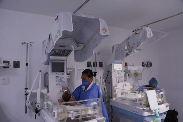 Científicos mexicanos crean leche materna en polvo para alimentar a bebés vulnerables | 1000 Noticias