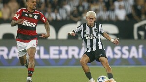 Flamengo derrota al líder Botafogo
