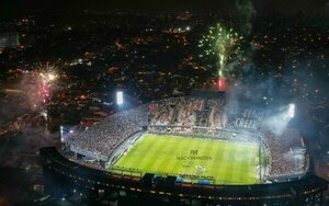 Versus / El agradecimiento de Julio Enciso por su figura en el mosaico