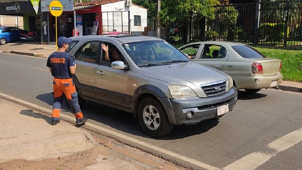 Colecta solidaria: Bomberos azules de Reducto salen a las calles y llegan a las casas