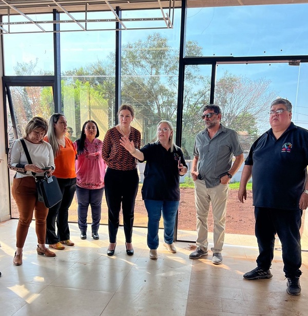 María Teresa Barán, visitó las obras del futuro hospital oncológico de Encarnación