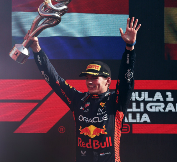 Versus / Un Verstappen de récord conquista Italia, Pérez y Sainz completan el podio