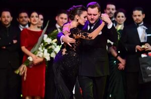 Un colombiano y una brasileña, entre los campeones del Mundial de Tango 2023 - Mundo - ABC Color