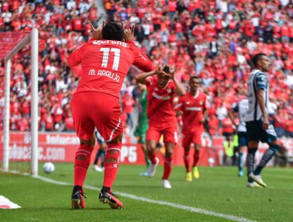 Versus / El Toluca de Robert Morales aplasta 5-0 al Pachuca de Celso Ortíz