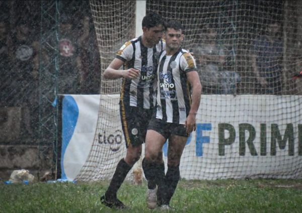 Versus / 12 de Octubre desata una lluvia de goles sobre Capitán Figari