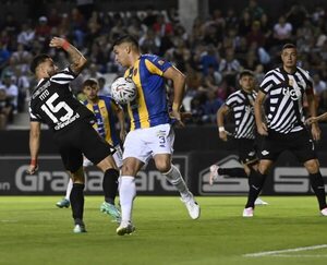 Lucas Barrios... De soñar con el título a pelear por mantener la categoría - Fútbol - ABC Color