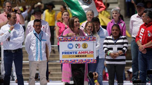 Oposición mexicana proclama a Xóchitl Gálvez como candidata