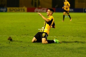 Versus / Romeo Benítez guía al Guaraní de Pablo De Muner hacia la victoria