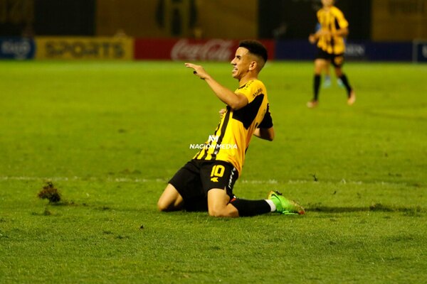 Versus / Romeo Benítez guía al Guaraní de Pablo De Muner hacia la victoria