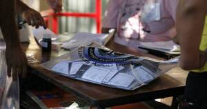 La Nación / Denuncian extorsión de liberales a mesarios colorados para que se ausenten en municipales