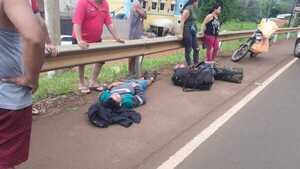 Dos personas heridas tras caerse de una motocicleta sobre Ruta PY01