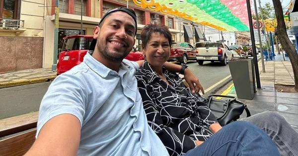 El tremendo gesto de amor de Joel Sandino con su mamá