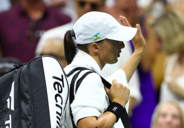 Versus / Ostapenko destrona a Swiatek del US Open y del número uno mundial