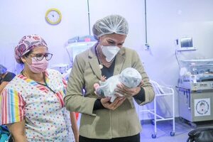 MINISTRA VISITA HOSPITAL DONDE DIO SUS PRIMEROS PASOS EN SALUD PÚBLICA