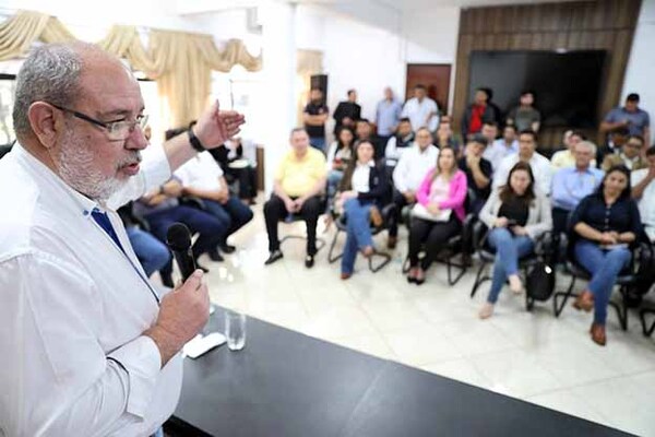 Lucho Zacarías se reúne con intendentes y autoridades departamentales para tratar problemática del Alto Paraná | DIARIO PRIMERA PLANA