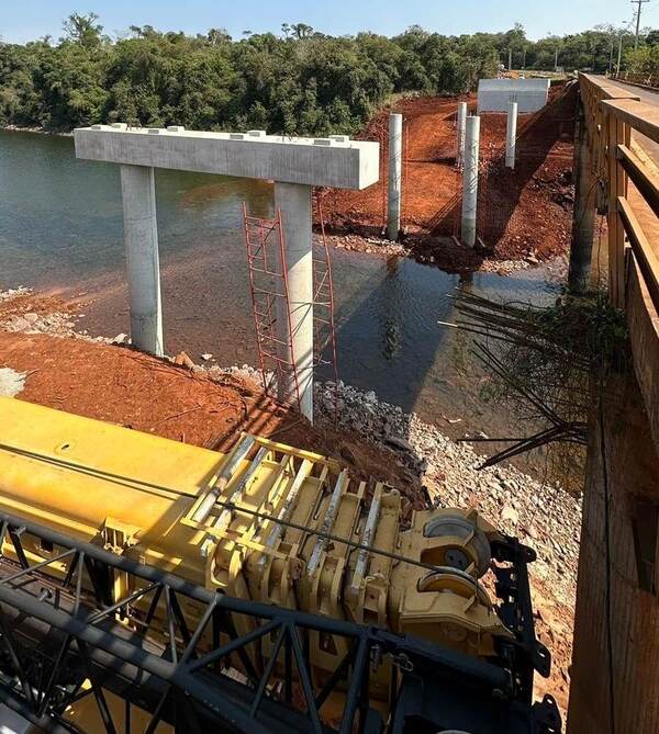 Construcción de puente sobre el río Yguazú con 50% de avance - La Clave