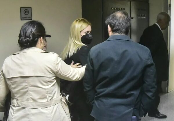 Preliminar de fiscala Ana Girala se suspende por chicanas pendientes - Nacionales - ABC Color