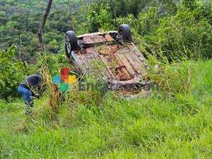 Automovilista volcó en zona del exTirol en Capitan Miranda