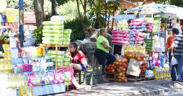La Nación / Compras en la frontera no pueden superar los USD 300 por persona, recuerdan