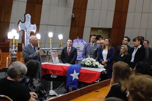 En el Congreso velan los restos de Evelio Fernández Arévalo - ADN Digital
