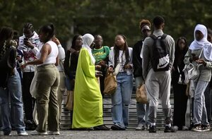 Francia y su estricta laicidad en educación: prohibe en escuelas uso de abaya y qamis - Mundo - ABC Color