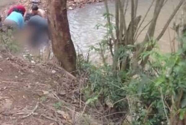 Profunda tristeza: peque que jugaba con amiguitos falleció al sumergirse en un arroyo