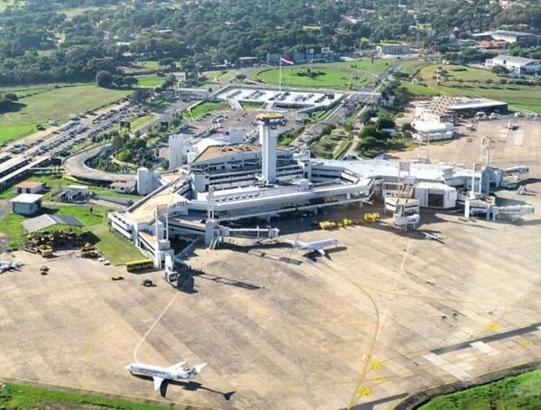 Dinac espera estudios para definir plan de modernización del aeropuerto Silvio Pettirossi · Radio Monumental 1080 AM
