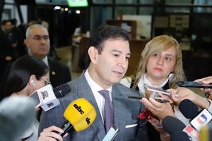 “Beto” Ovelar afirma que cada senador llega con dos o tres funcionarios - Política - ABC Color