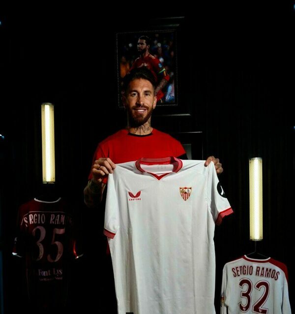Versus / Sergio Ramos fue presentado oficialmente en Sevilla