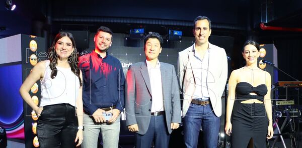 Samsung Paraguay presenta lo 煤ltimo en innovaci贸n plegable: Galaxy Z Fold5 y Galaxy Z Flip5 - Revista PLUS