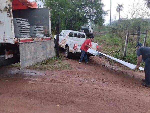 Asisten a familias afectadas por el temporal en Acahay - Nacionales - ABC Color