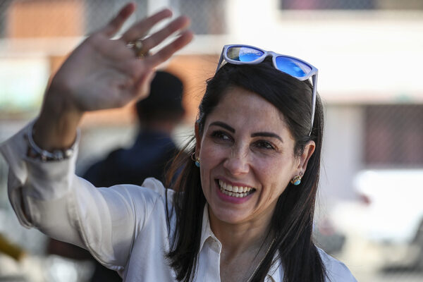 La candidata presidencial Luisa González se reúne con mujeres líderes en Galápagos - MarketData