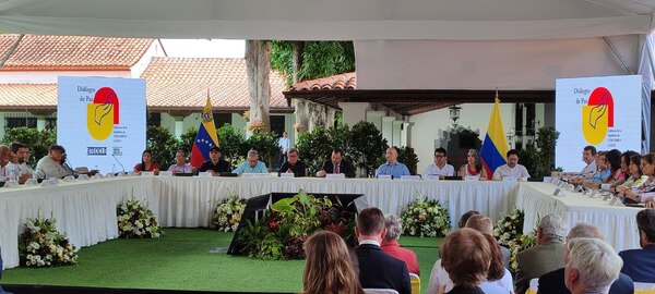 Gobierno colombiano y ELN acuerdan creación de zonas humanitarias - ADN Digital