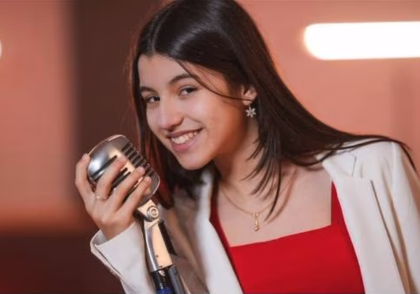 Sara Pedrozo, ex participante de la Voz Kids de Francia estuvo con nosotros