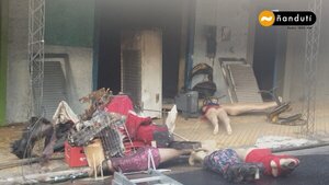 Diario HOY | Controlan incendio en zona del Mercado 4