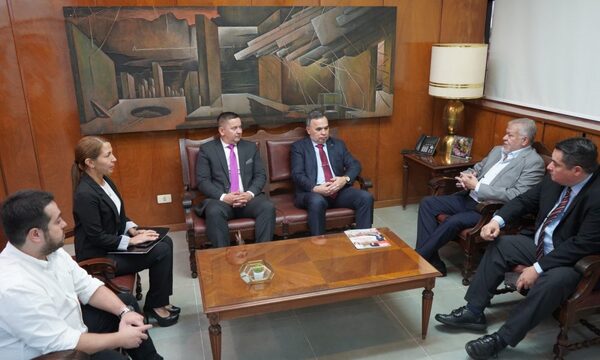 Auditoria General del Poder Ejecutivo inicia sus trabajos en el IPS