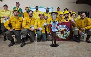 Bomberos Amarillos de Hernandarias ganan premio en competencia de Movilización de Cuadrillas Forestales