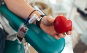 Instan a sumarse a la campaña de donación de sangre
