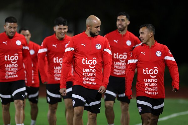 La Albirroja ya está activando en Ypané con miras al duelo ante Perú - Unicanal
