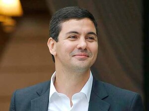 Santi Peña cambia a directores de Conatel