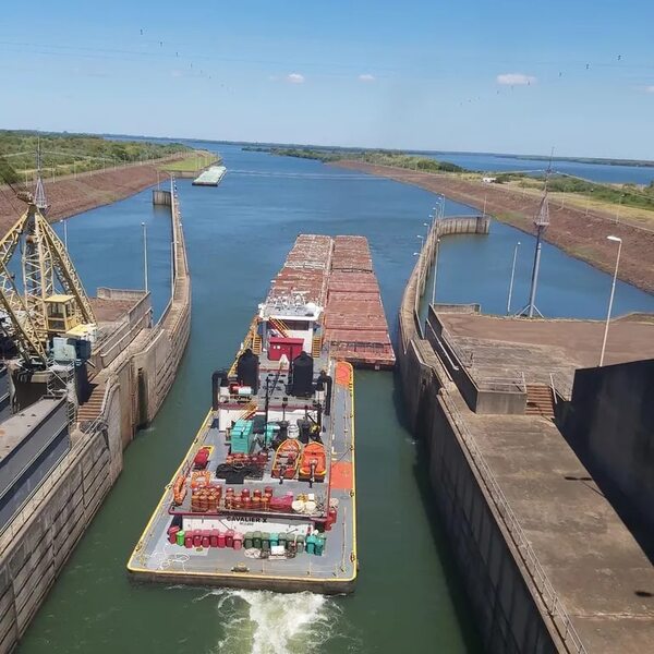 Situación con hidrovía pone en riesgo ritmo de exportación de granos - Nacionales - ABC Color