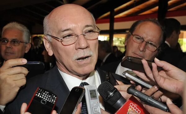 Excanciller Loizaga pregunta de dónde saldrá el dinero para RR.EE. al eliminar el arancel consular - Política - ABC Color