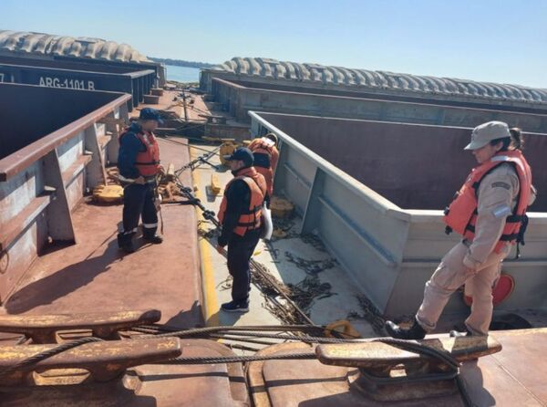 Argentina intensificó los controles a barcazas paraguayas en la hidrovía - Informatepy.com