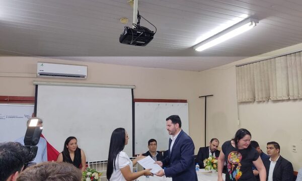 Noelia Torres asume la dirección de la Décima Región Sanitaria