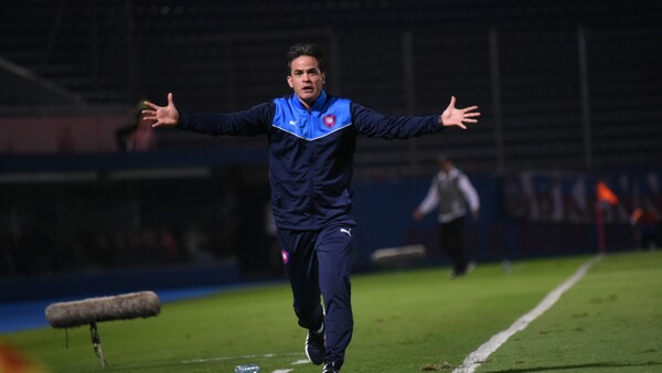 Invicto, pero sin convencer