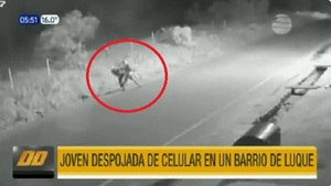 Motochorros atacan brutalmente a una joven en Luque