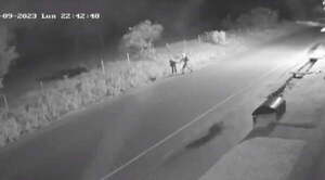 Delincuentes le rompen la cabeza a una joven durante un asalto - Noticiero Paraguay