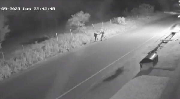Delincuentes le rompen la cabeza a una joven durante un asalto - Noticiero Paraguay